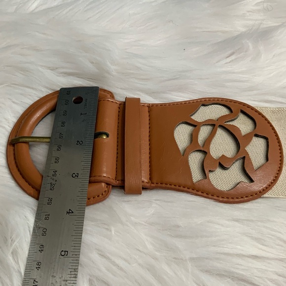Laser Cut Floral Detail Statement Belt NWOT - Picture 6 of 8